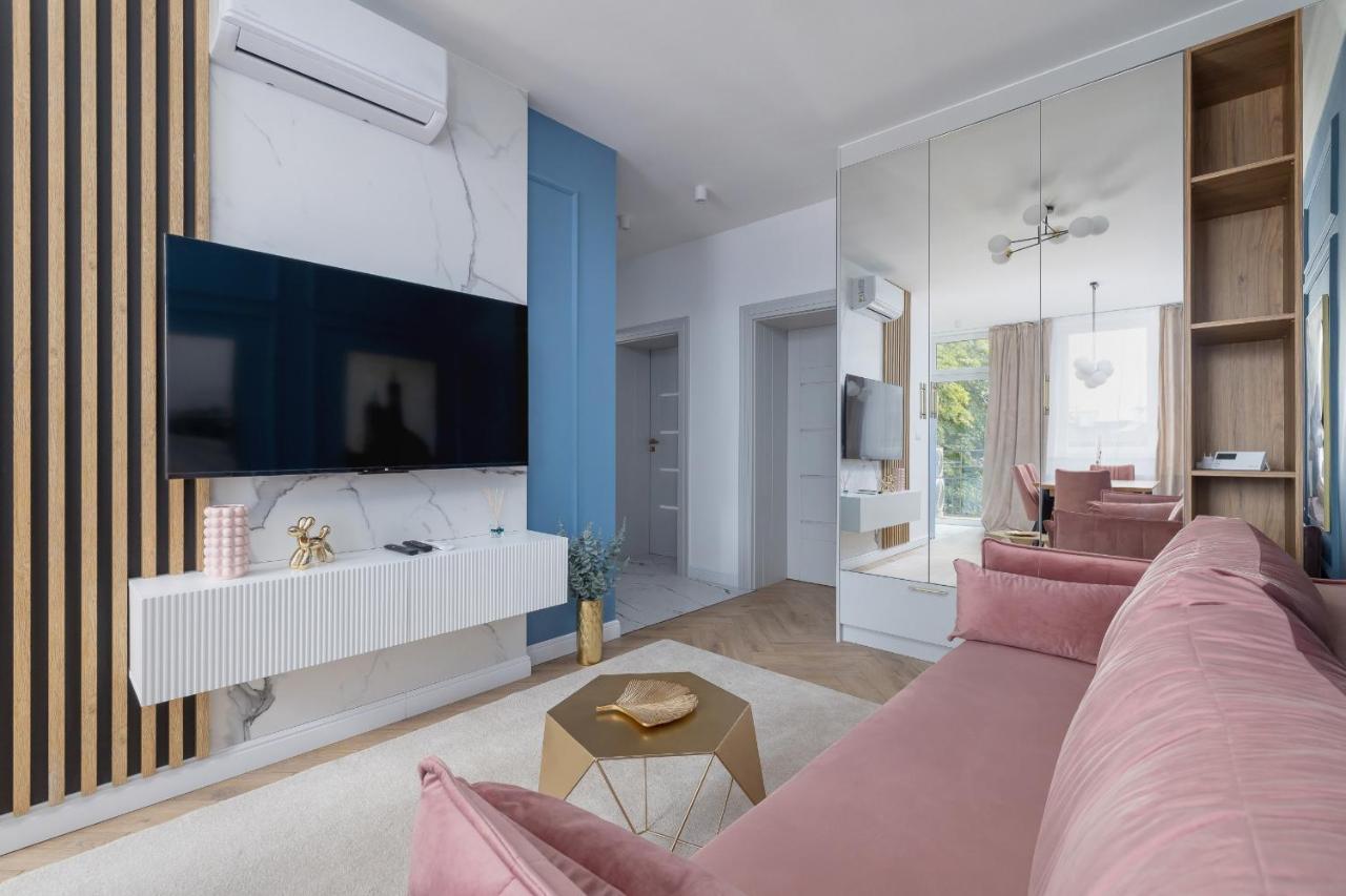 Starowislna Elegant With Air Conditioning Kazimierz Cracow By Renters Prestige Krakau